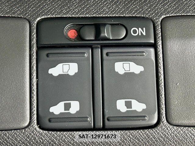 Honda e 2012-02 7394270-2