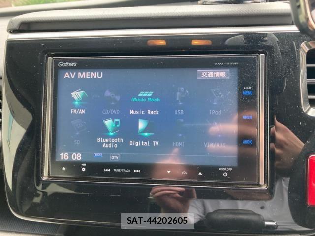 Honda e 2015-08 7503011-14