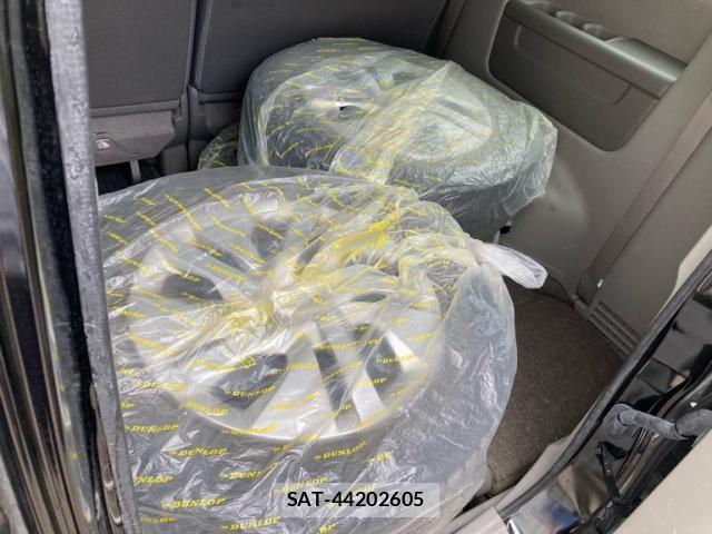 Honda e 2015-08 7503011-7