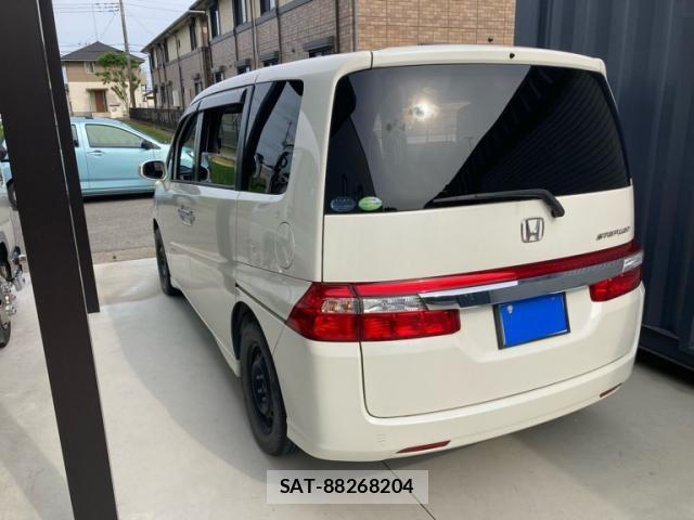 Honda e 2009-08 7562903-2