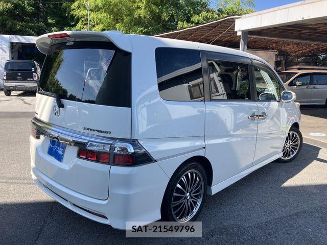 Honda e 2009-03 7562902-2