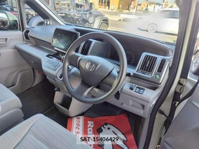 Honda e 2011-06 7620320-9