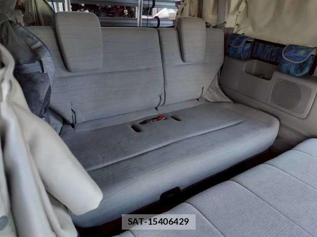 Honda e 2011-06 7620320-12