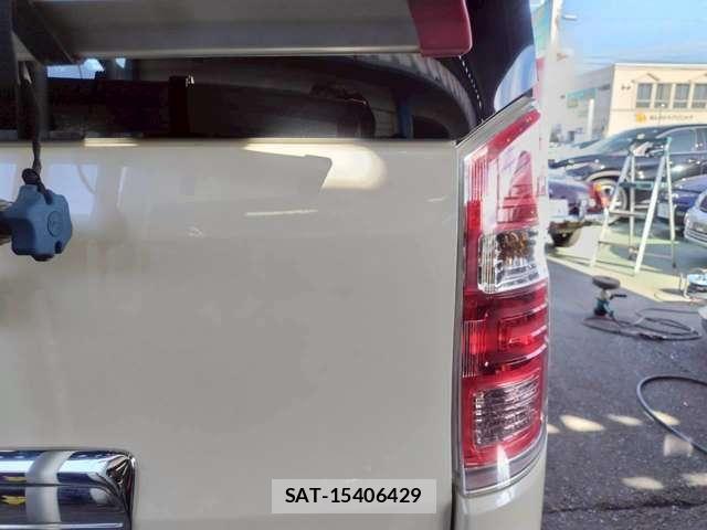 Honda e 2011-06 7620320-23