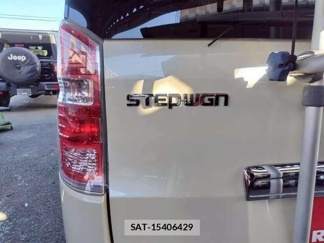 Honda e 2011-06 7620320-24