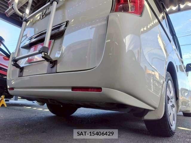 Honda e 2011-06 7620320-25