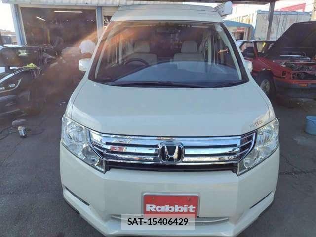 Honda e 2011-06 7620320-2