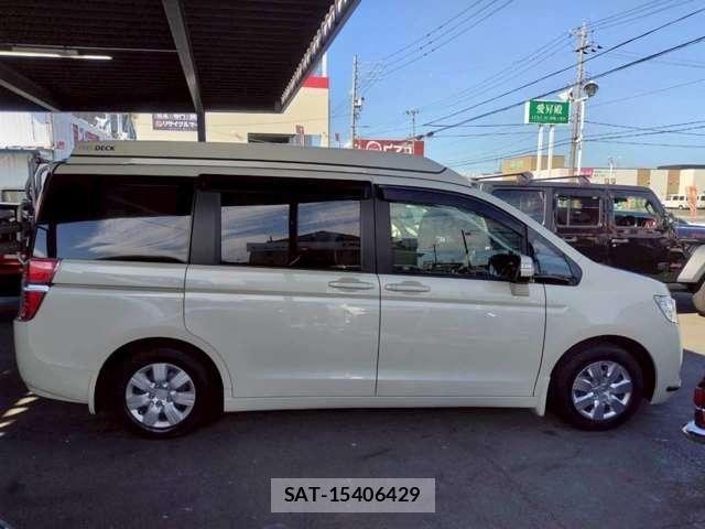 Honda e 2011-06 7620320-8