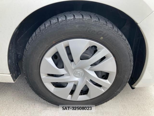 Honda e 2015-05 7620321-9