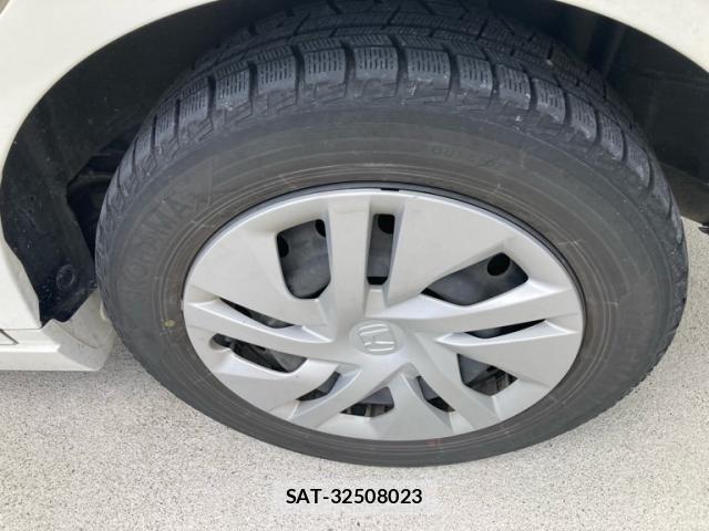 Honda e 2015-05 7620321-11