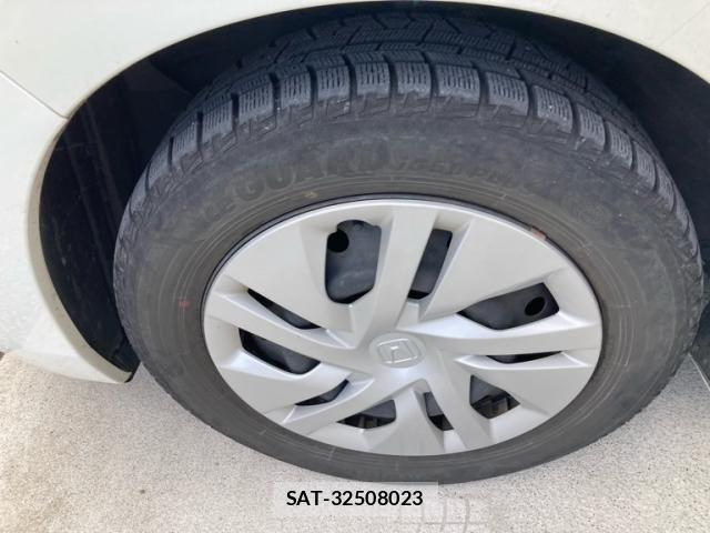 Honda e 2015-05 7620321-12
