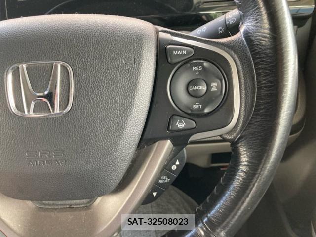 Honda e 2015-05 7620321-18