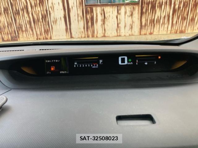 Honda e 2015-05 7620321-25