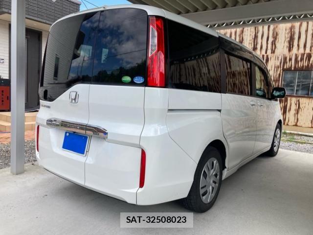Honda e 2015-05 7620321-7