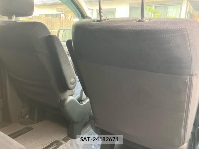 Honda e 2010-09 7620324-10