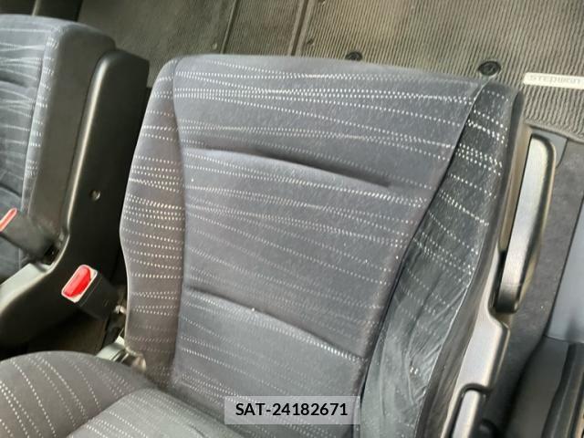 Honda e 2010-09 7620324-12