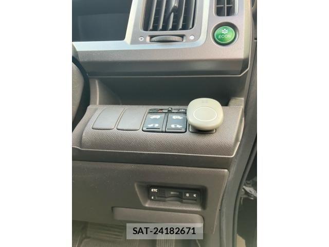 Honda e 2010-09 7620324-16