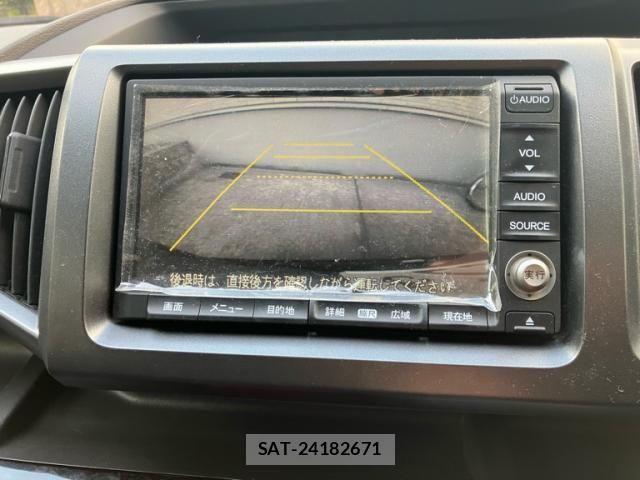 Honda e 2010-09 7620324-20