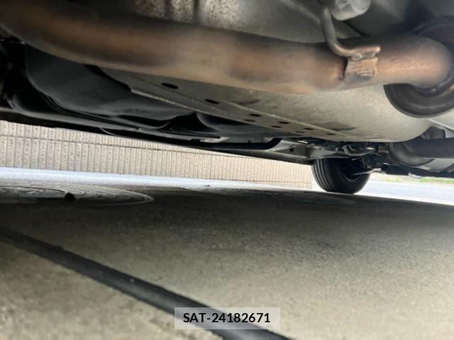 Honda e 2010-09 7620324-7