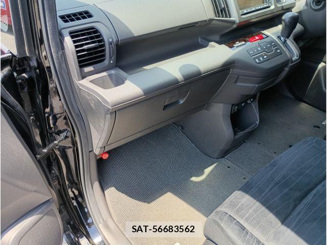 Honda e 2012-03 7620325-11