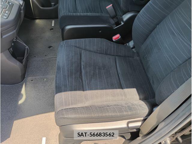 Honda e 2012-03 7620325-13