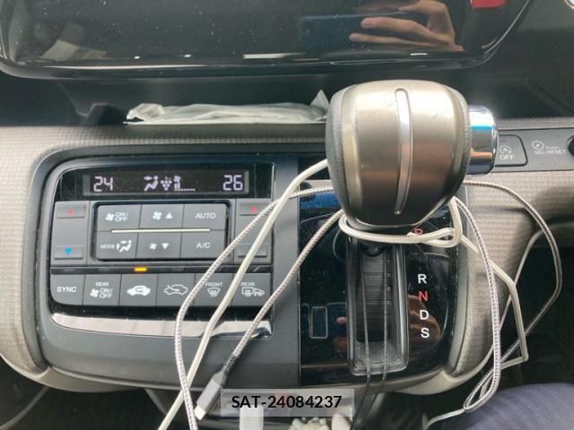 Honda e 2015-07 7620323-9