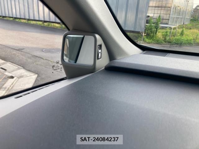 Honda e 2015-07 7620323-10