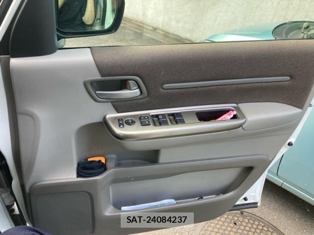 Honda e 2015-07 7620323-11
