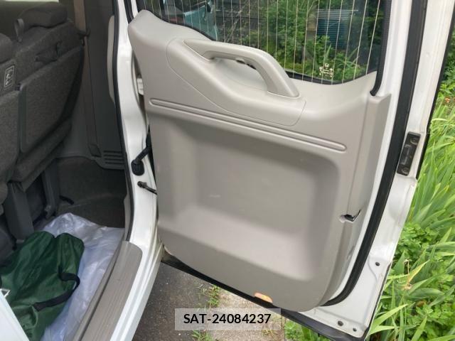 Honda e 2015-07 7620323-24
