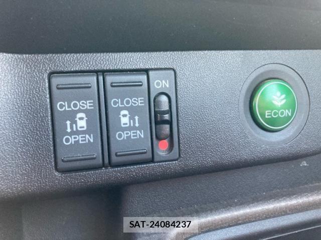 Honda e 2015-07 7620323-3