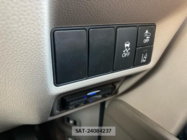 Honda e 2015-07 7620323-4