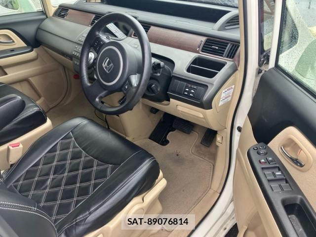 Honda e 2006-11 7620330-13