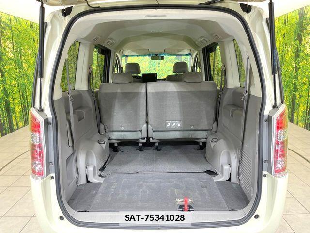 Honda e 2010-03 7729153-10