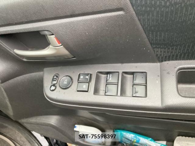 Honda e 2012-05 7729176-11