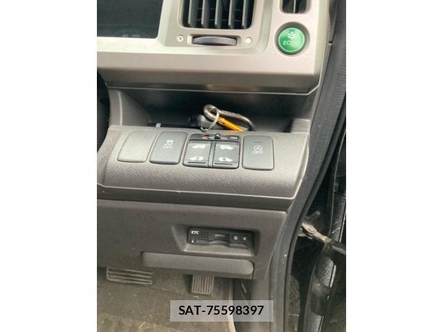Honda e 2012-05 7729176-12