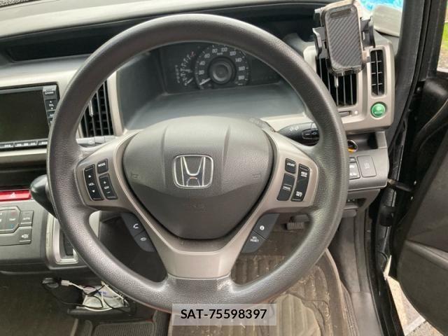 Honda e 2012-05 7729176-13
