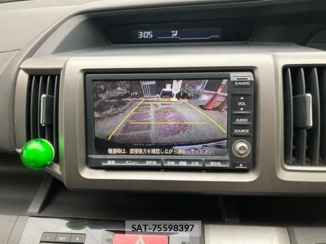 Honda e 2012-05 7729176-24