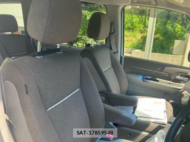 Honda e 2017-08 7729148-12