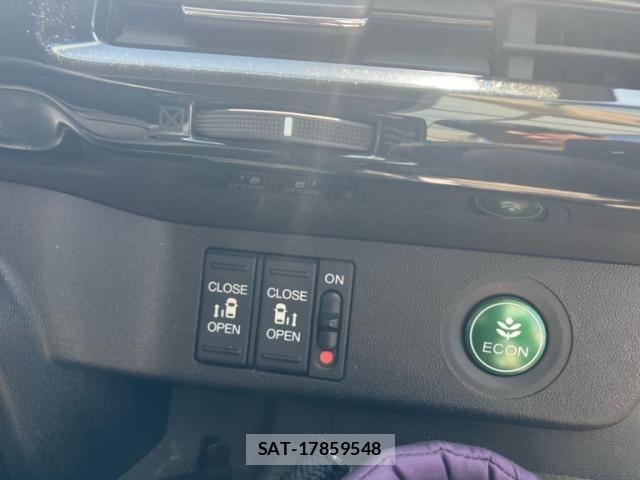 Honda e 2017-08 7729148-17