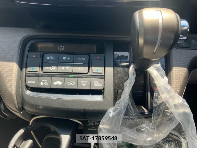 Honda e 2017-08 7729148-19