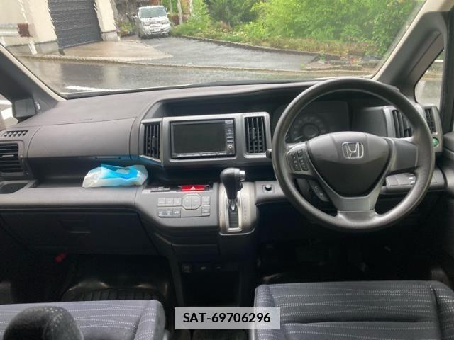 Honda e 2011-12 7729177-11