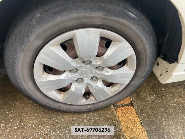 Honda e 2011-12 7729177-7