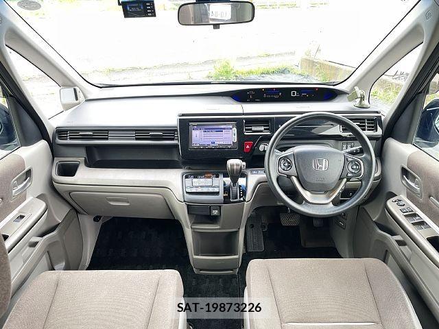 Honda e 2015-06 7729145-1