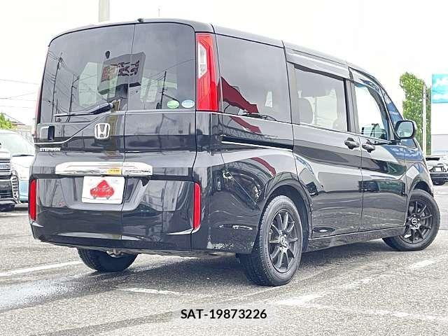 Honda e 2015-06 7729145-2