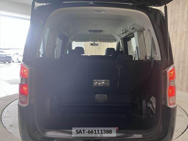 Honda e 2011-10 7729166-10