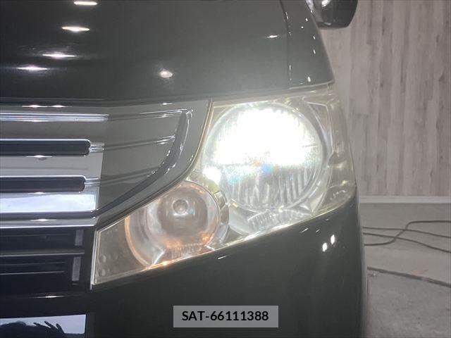 Honda e 2011-10 7729166-11