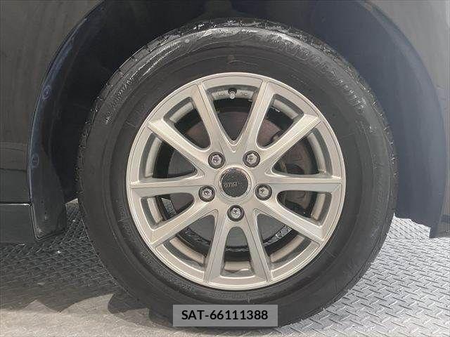 Honda e 2011-10 7729166-13