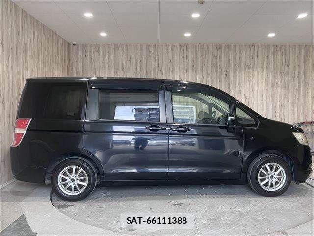 Honda e 2011-10 7729166-16