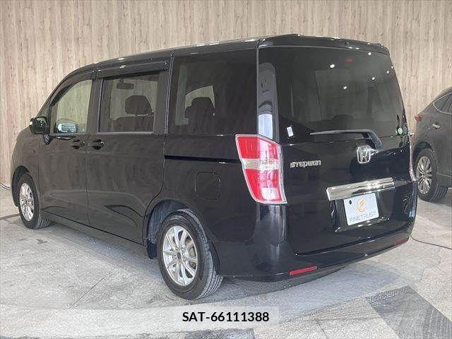 Honda e 2011-10 7729166-19