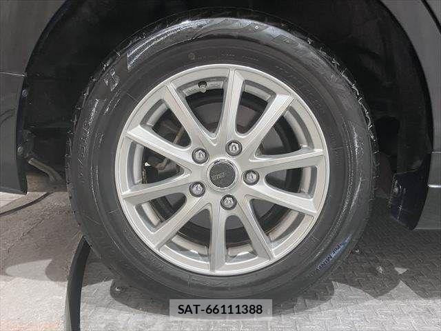 Honda e 2011-10 7729166-25